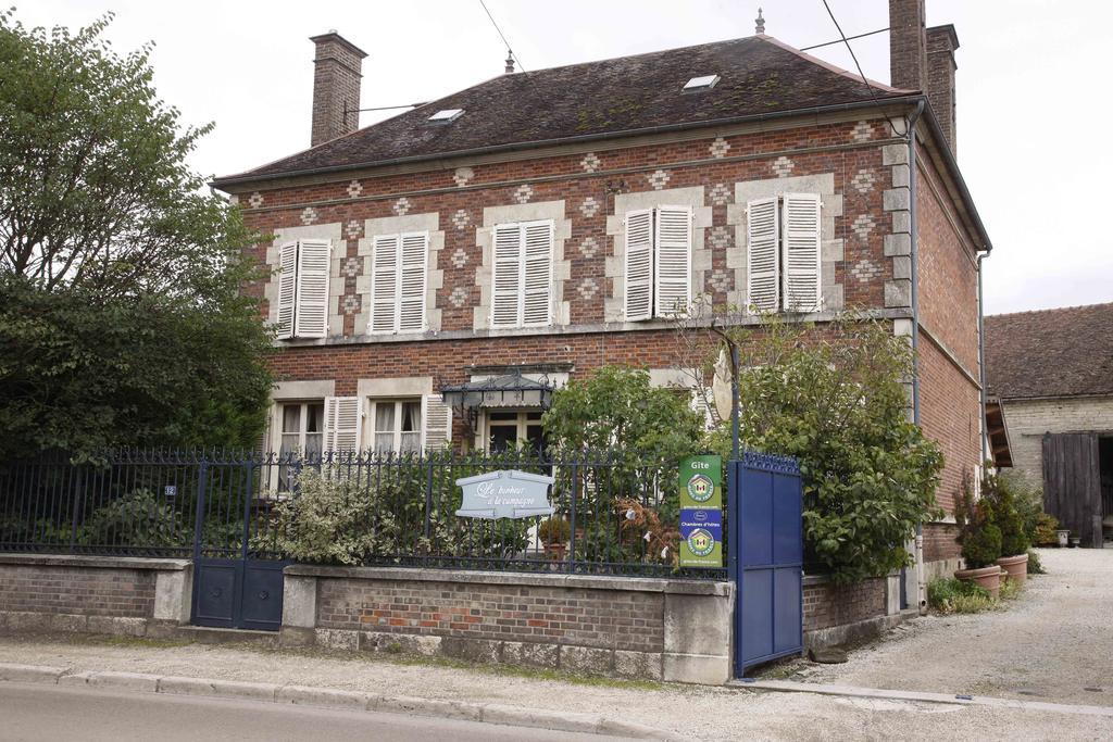 Le Bonheur A La Campagne Bed & Breakfast Lesmont Екстериор снимка